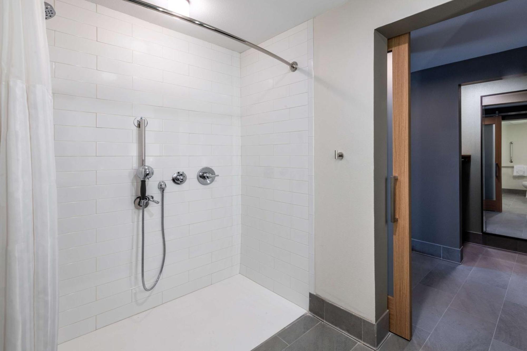 Hilton Garden Inn Лонгмонт Экстерьер фото